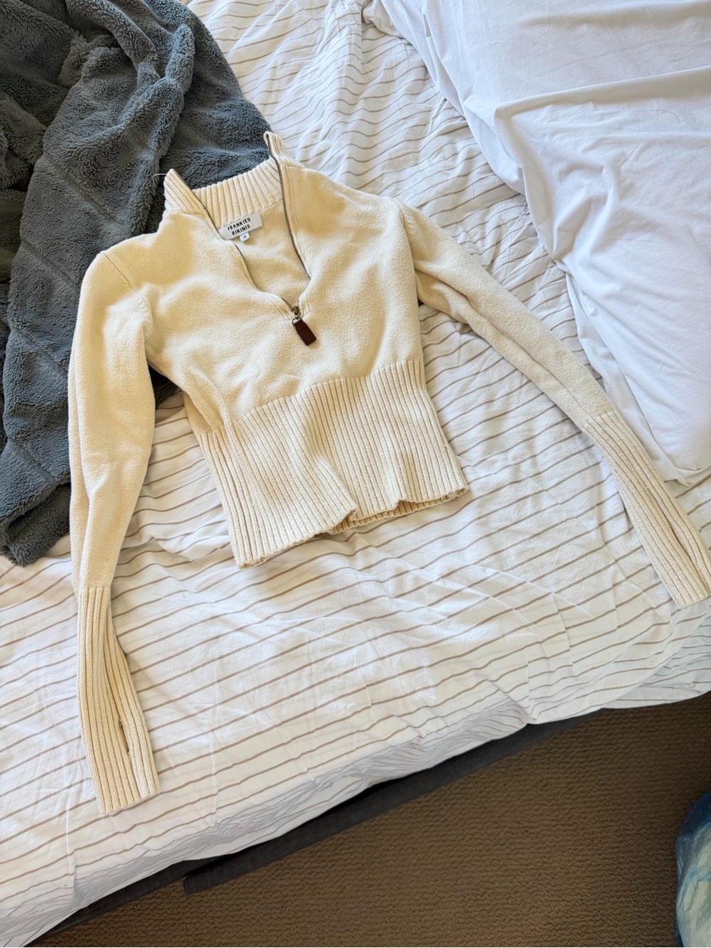 Frankie’s Bikinis Cream Ribbed Crop Half-Zip Women's Sweater M
